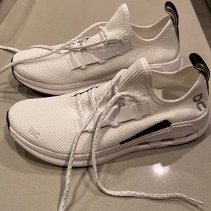 New without box ON Running white Cloudeasy Shoes size 8. No flaws.